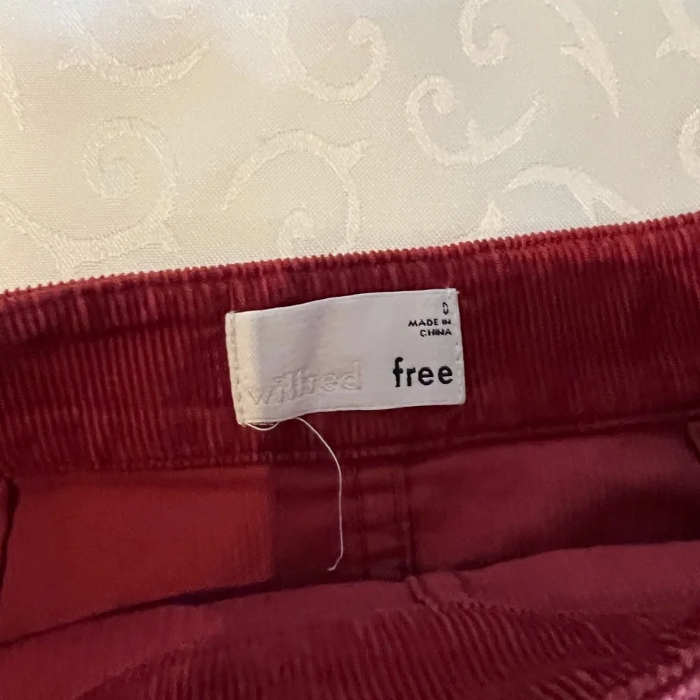 Aritzia Wilfred Free Burgandy Corduroy Skirt - Picture 2 of 3
